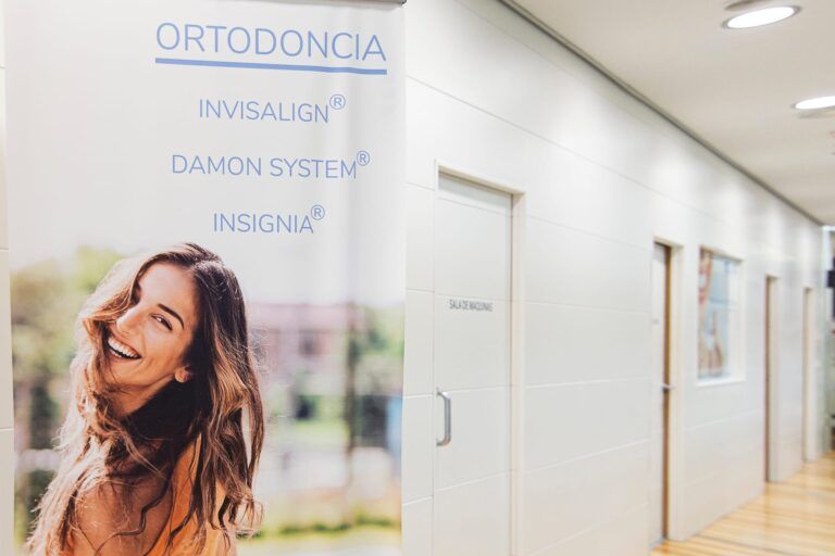 implantes dentales en Baeza